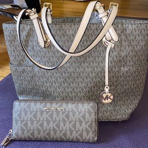 Michael Kors jet set